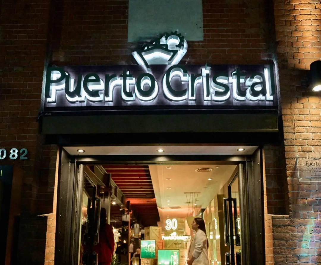 Distinguen a Puerto Cristal como restaurante icónico de la Ciudad de Buenos Aires  