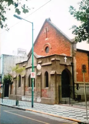 Templos británicos de rito reformado en Lomas de Zamora y Temperley