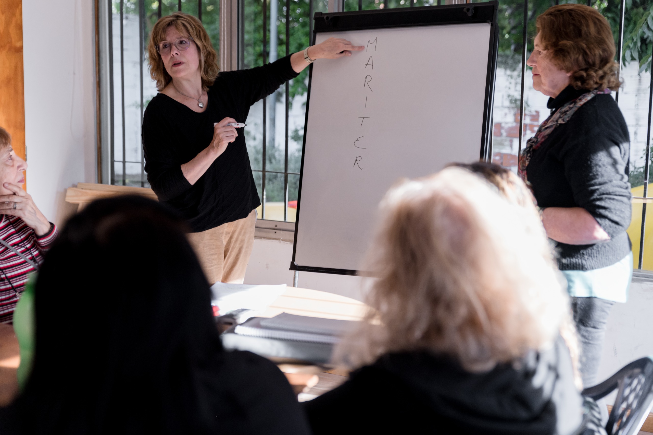 La UNaB abre la inscripción a su Programa para Adultos Mayores: cursos de tecnología, idiomas y arte - Imagen 2