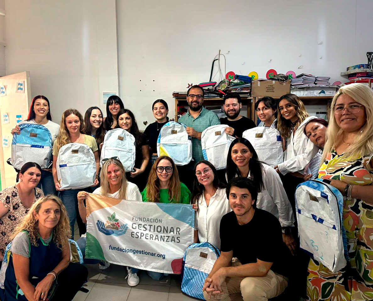 De material publicitario a mochilas escolares: Ala impulsa una iniciativa de reutilización con impacto social