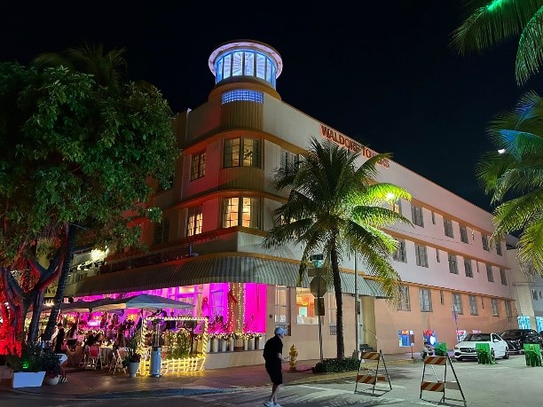 El Distrito Art Déco de Miami Beach: un museo urbano de color, historia y diseño - Imagen 7
