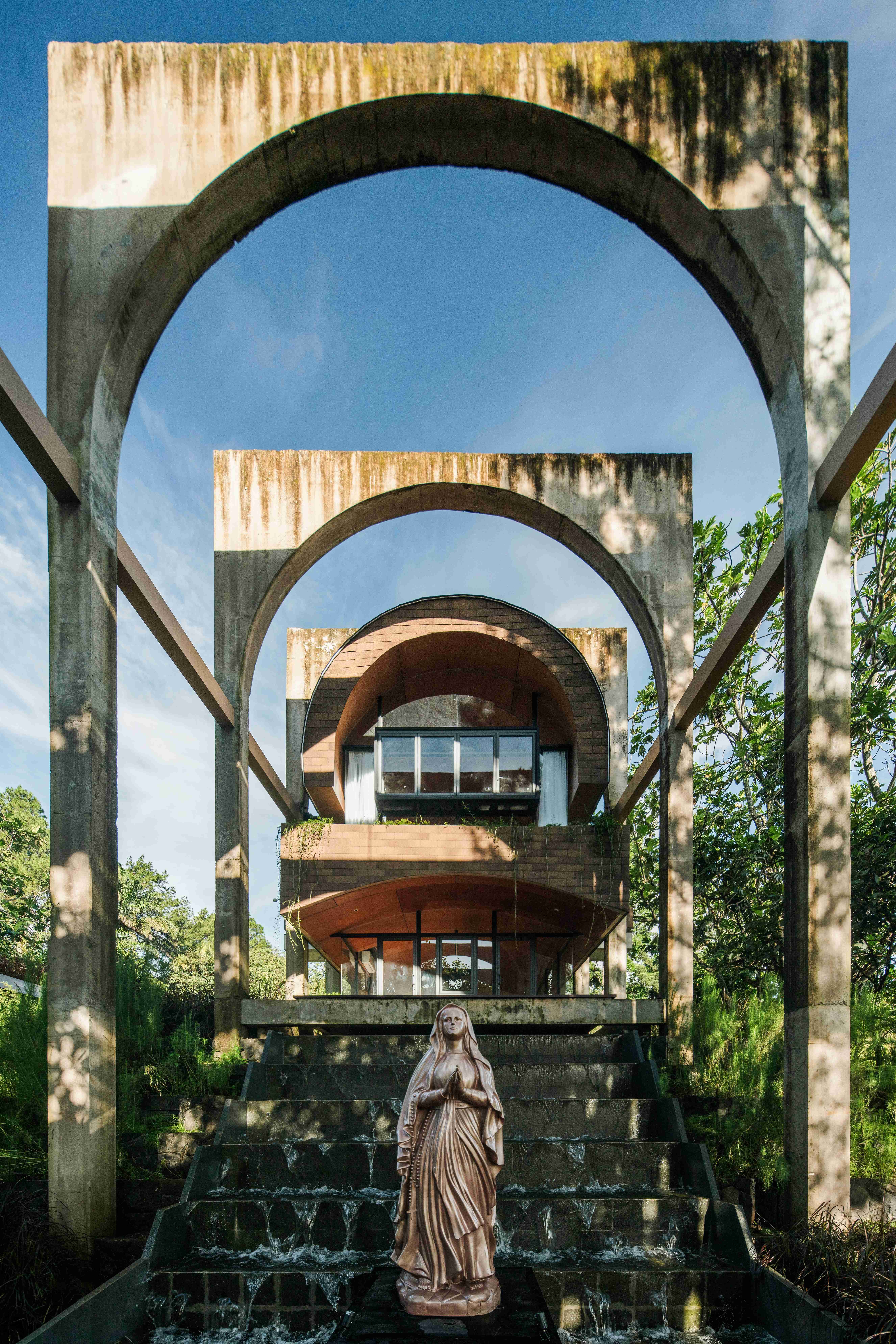 Six AMP 2025 Awardees | Works That Expand What Architecture Can Do | Sanctuary Tunnel Garden - Imagen 1