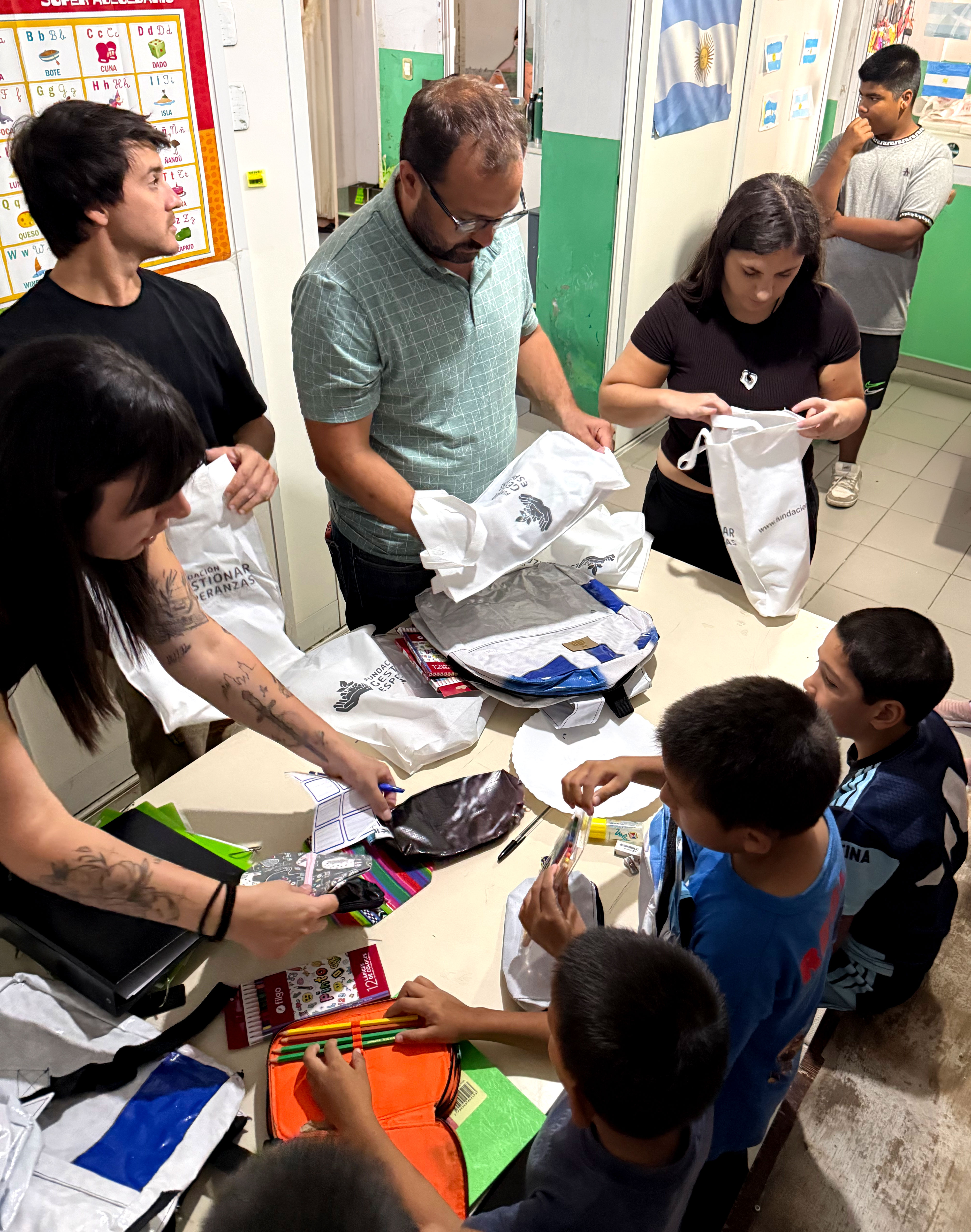 De material publicitario a mochilas escolares: Ala impulsa una iniciativa de reutilización con impacto social - Imagen 7