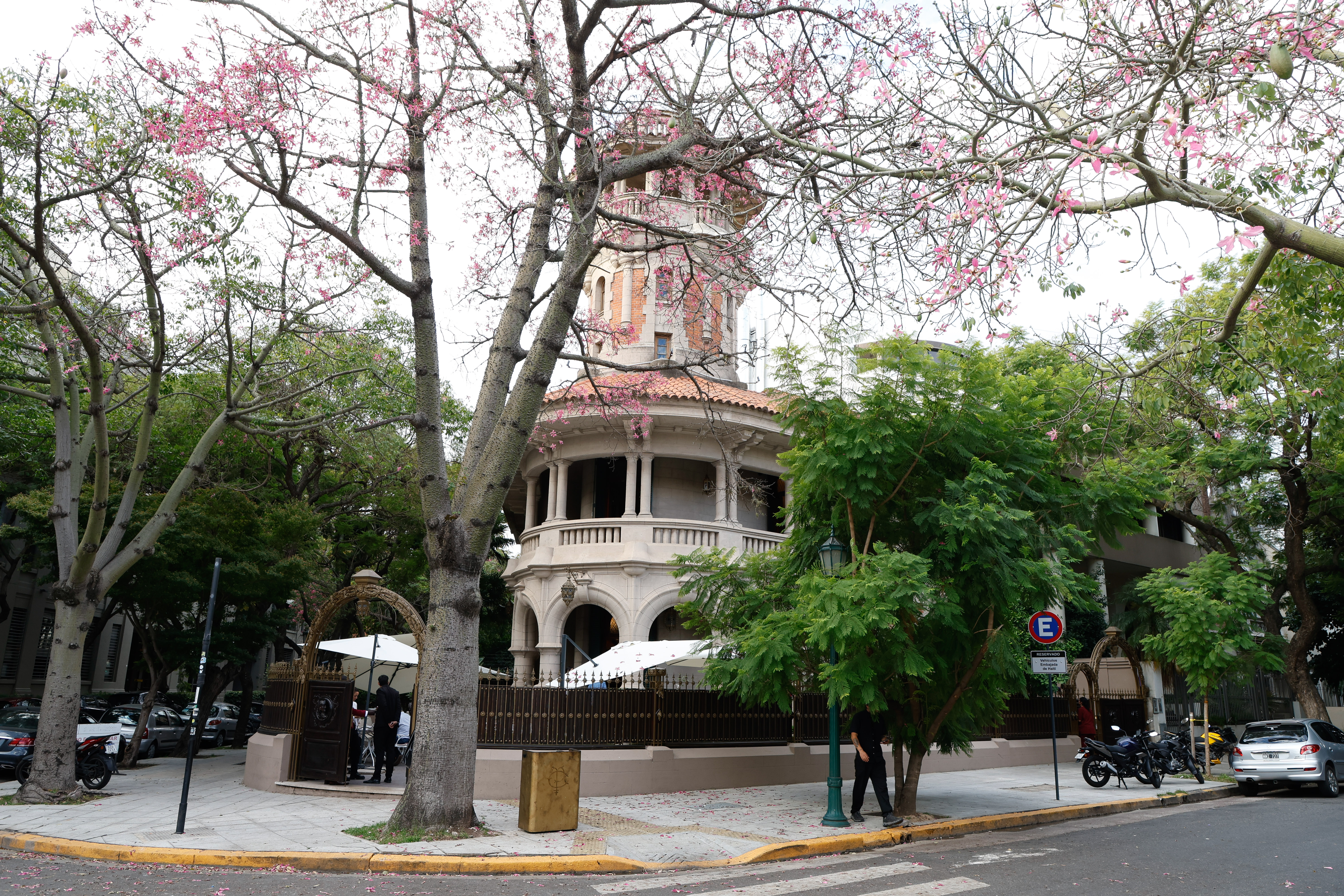 LATERAL junto a Clara Caputo presentan la muestra de Beto De Volder en Casa Palanti