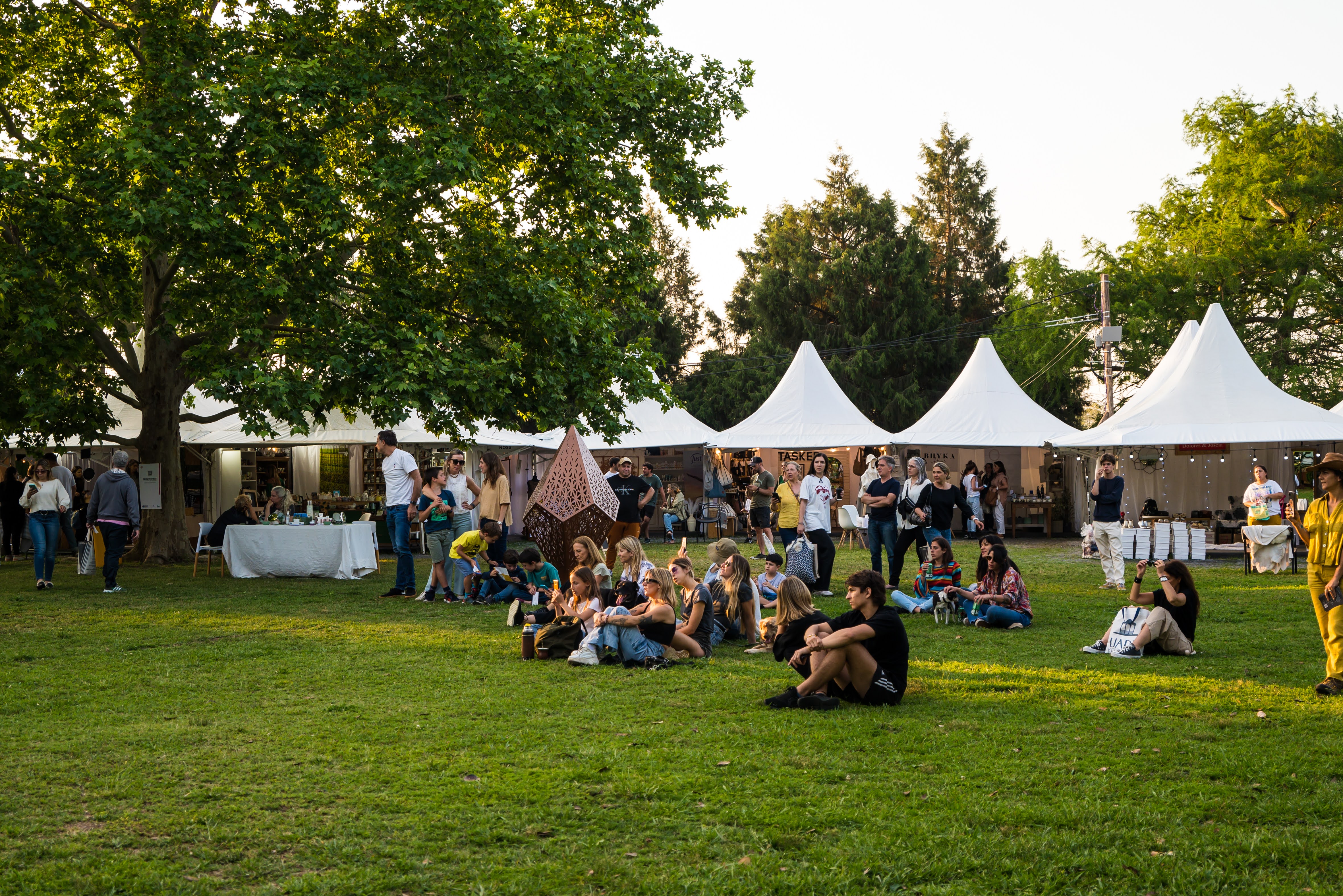 Estilo Pilar presenta su 20° edición con diseño, tendencias y propósito solidario